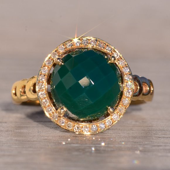 Chalcedony and Natural Diamond Ring in Yellow Gold